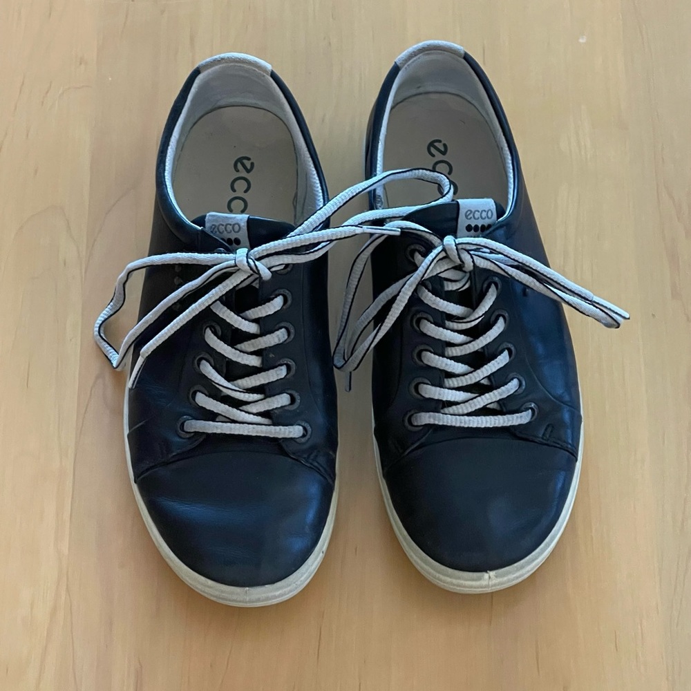 ECCO CASUAL SHOES